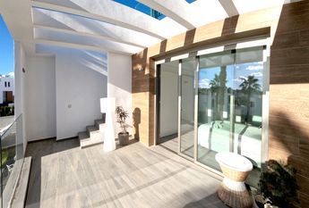 425 Villamartin Paradise