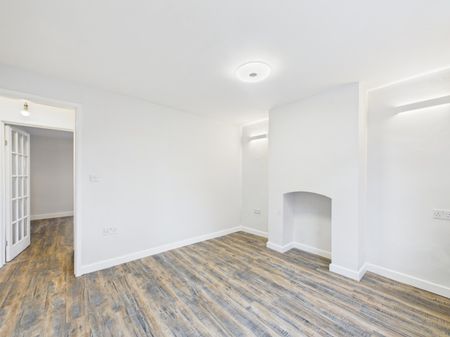 Daventry Terrace, Gloucester, Gloucestershire, GL1 - Photo 2