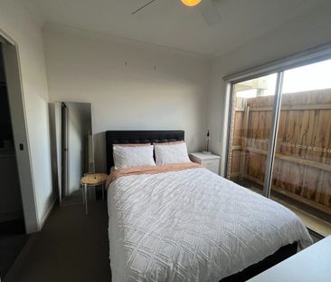 Modern 3-Bedroom Townhouse in Prime Location - Photo 6