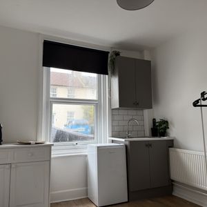 1 bed house / flat share to rent in Lytton Road, Bournemouth, BH1 - Photo 2