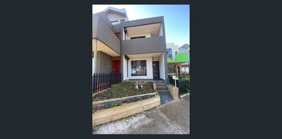 43 Elsternwick Way, Craigieburn, Vic 3064 - Photo 2