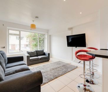 5 bedroom house to rent - Photo 1