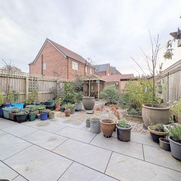 2 bedroom property to rent - Photo 1