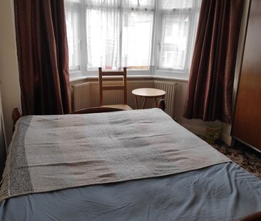 Room in a Shared House, Wembley, HA0 - Photo 6