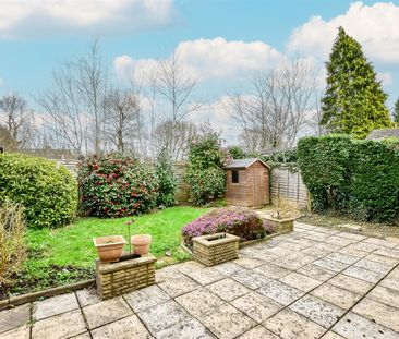 4 bed end of terrace house to rent in Cumberland Close, Amersham, HP7 - Photo 1