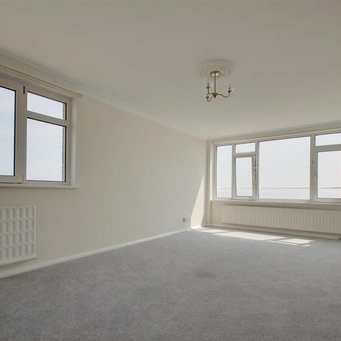 3 bedroom flat to rent - Photo 1