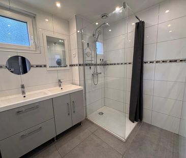 Location Appartement 3 pièces 72m² - Photo 4