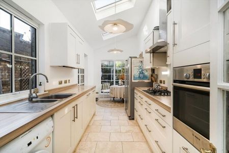 3 bedroom terraced house to rent - Photo 5