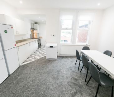 Winston Gardens, Headingley, Leeds - Photo 3