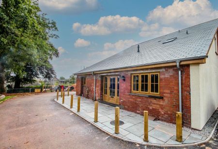 2 bedroom barn conversion to rent - Photo 2