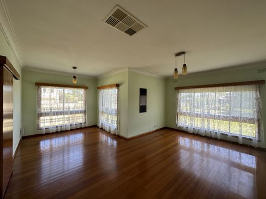 19 Kirsten Street, SHEPPARTON VIC 3630 - Photo 1