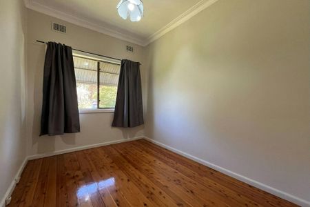 Three Bedroom Home! - Photo 2