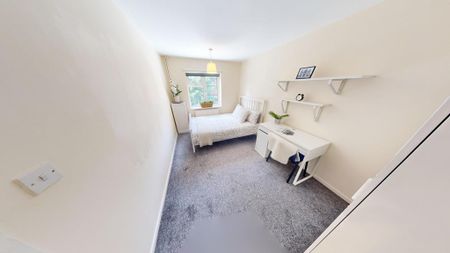 4 bedroom semi-detached house to rent - Photo 5