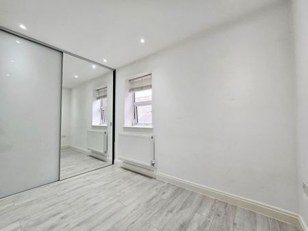 3 bedroom flat to rent - Photo 4