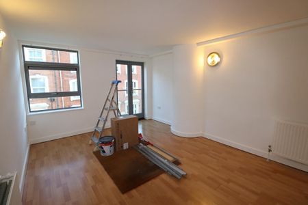 1 bedroom flat to rent - Photo 2