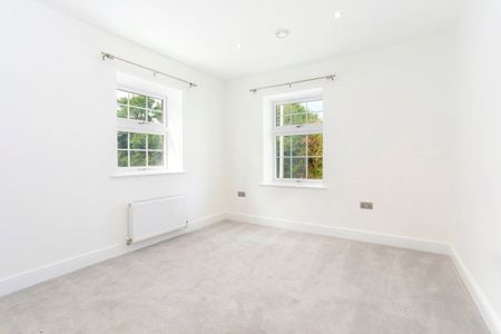 3 bedroom house to rent New Hythe Lane, Larkfield, Aylesford, Kent, ME20 - Photo 3