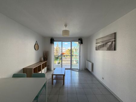 Location Appartement 2 pièces 38m² - Photo 2