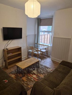 4 bedroom terraced house to rent - Photo 1