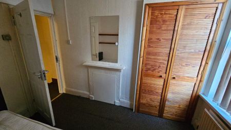 5 bedroom house share to rent - Photo 4