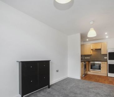 Price £1,700 pcm - Available 07/01/2026 - Part Furnished - Photo 3