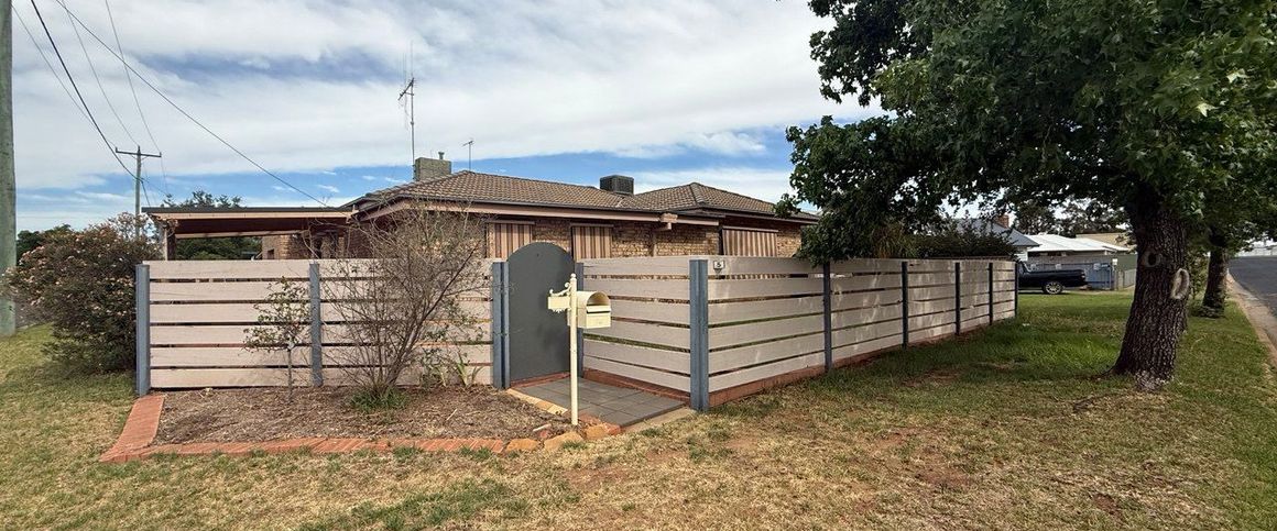 Ray White Forbes - 02 6851 1411 - Photo 1