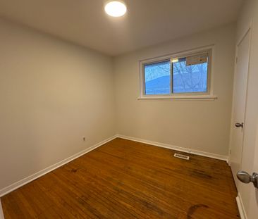 For Lease - 75 Bolton Avenue, Newmarket, Ontario - Photo 4