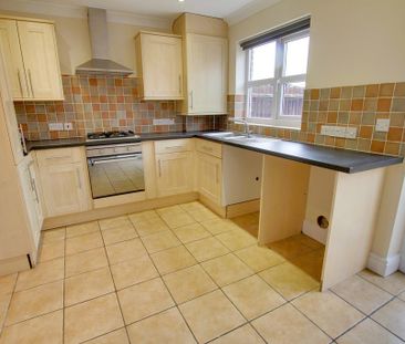 2 bedroom terraced house to rent - Photo 4