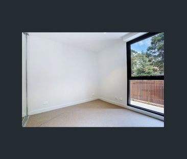 Sophisticated Urban Retreat in the Prestigious Trentwood Residences - Photo 1