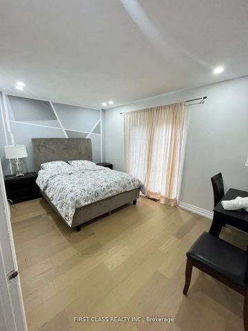 Detached Home For Lease | N9236747 - Photo 4