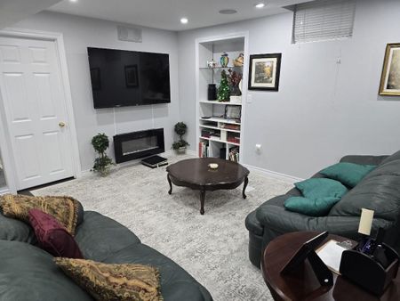 For Lease - 3229 Paul Henderson Drive, Mississauga, Ontario - Photo 2