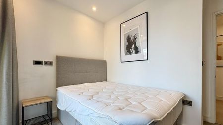3 bedroom flat to rent - Photo 5