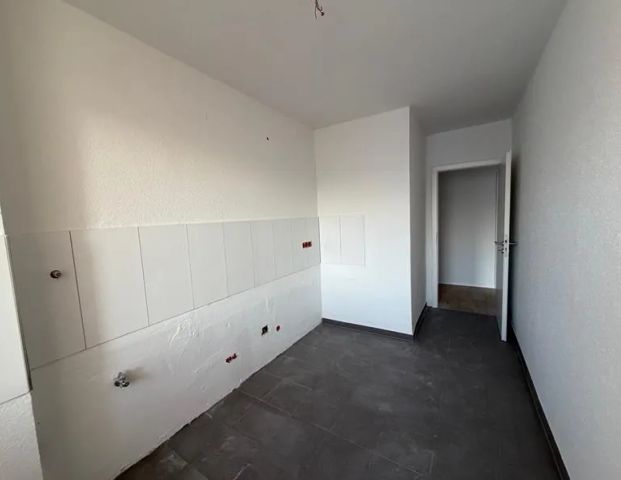 Frisch renovierte 2-Zimmer-Wohnung mit Balkon in der Viersener Innenstadt. - Photo 1