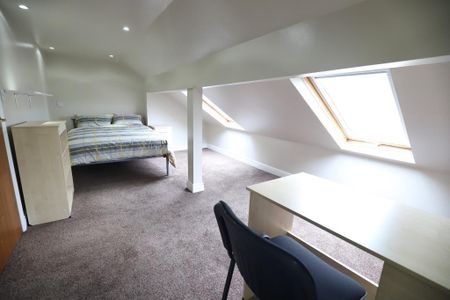 6 bedroom terraced house to rent - Photo 5