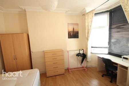 4 bedroom terraced house to rent - Photo 3