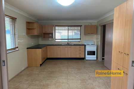 Neat & Tidy 2 Bedroom Home - Photo 4