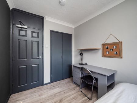 6 bedroom end of terrace house to rent - Photo 5