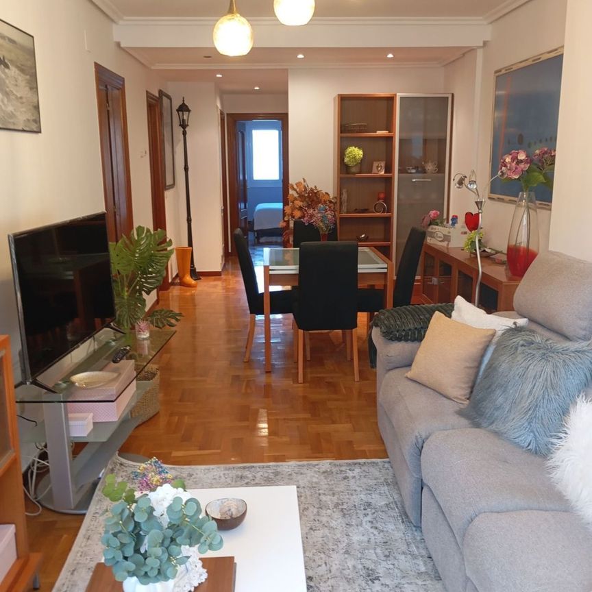 Alquiler de piso en Calle Marqués de Casa Valdés, 7 - Foto 1