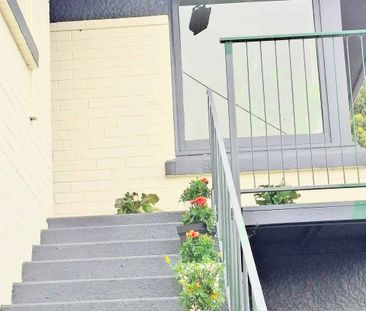 Character 3 bedroom home for rent - Photo 4