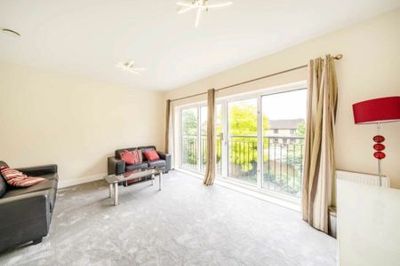 Marbaix Gardens, Isleworth, TW7 - Photo 2