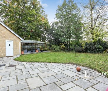 4 bedroom house to rent Holywell Close, Orpington, BR6 - Photo 1