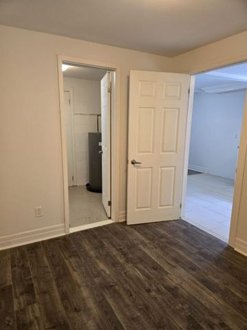 For Lease - 42 Fergus Avenue, Richmond Hill, Ontario - Photo 2