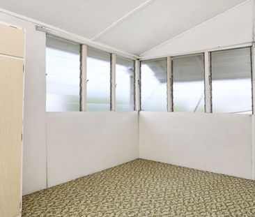 SPACIOUS WELL LOCATED HIGH SET GABLE HOME - 3 BED - STUDY - SUN ROO... - Photo 6