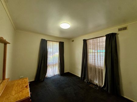 Comfortable Family Living in a Convenient Location - Photo 4