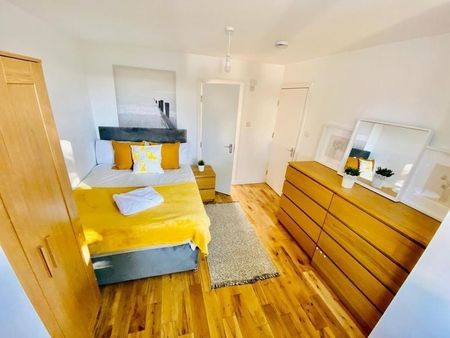 Room in a Shared House, Ilex Road, NW10 - Photo 3