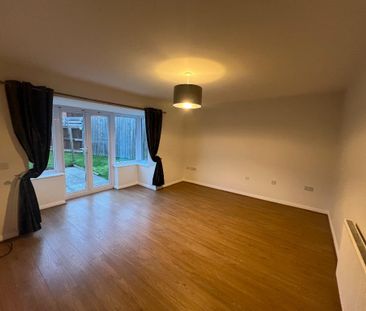 4 bedroom detached house to rent - Photo 2