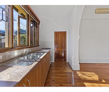 Stylish and Spacious One-Bedroom Unit with Modern Amenities - Photo 6