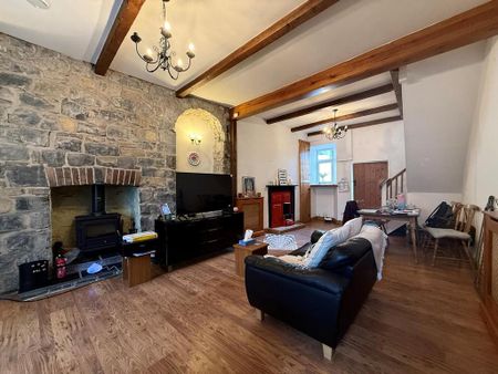 2 bedroom terraced house to rent - Photo 2