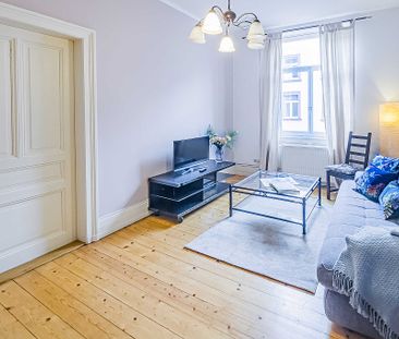 City-Residence: Nette 2-Zimmer-Altbau-Wohnung in ruhiger Lage von B... - Photo 2