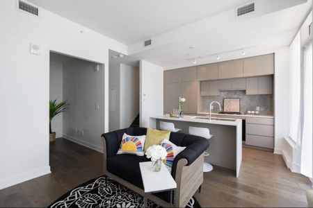 1288 Rue St-Antoine O., apt. TH2 - Photo 3