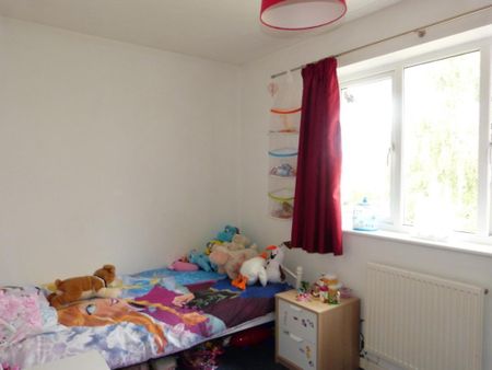 2 bedroom terraced house to rent - Photo 3